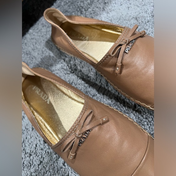 Prada espadrilles tan color in great condition - Picture 4 of 5
